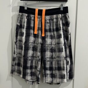 Lululemon Men's Grid Tie Dye Shorts | Size Large